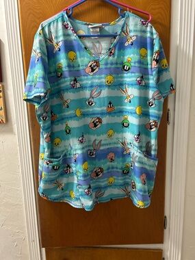 Warner Bros. Looney Tunes Print Scrub Top - Aqua & Blue